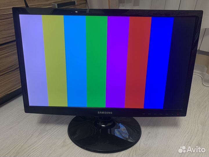 Монитор Samsung LS22C300 22