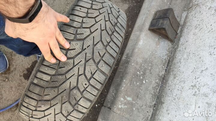 Gislaved NordFrost 100 205/50 R17 93T