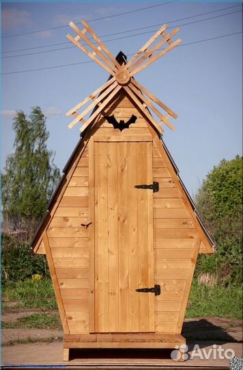 Уличный туалет деревянный HME556