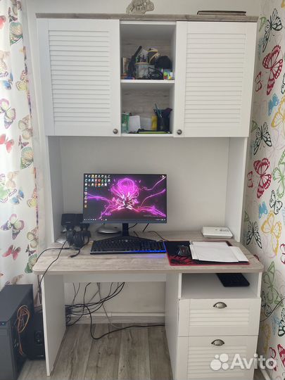 Рабочий стол для школьника