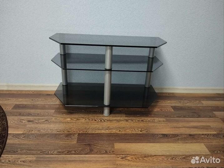 Стеклянная тумба под тв