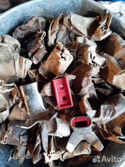 Крючки вешалки