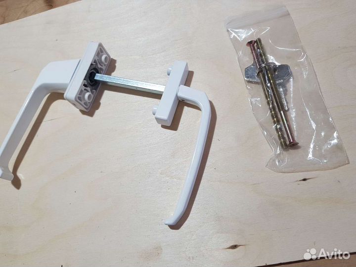 Двусторонняя ручка на балкон