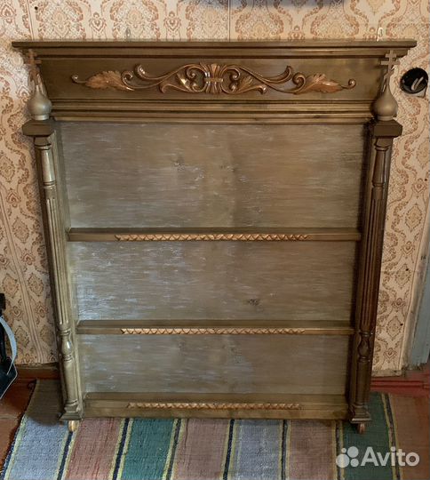 Большой красивый иконостас, дерево