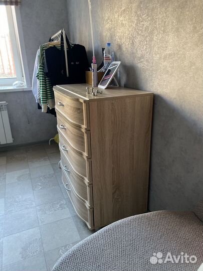 Компьютерный стол,пенал и комод