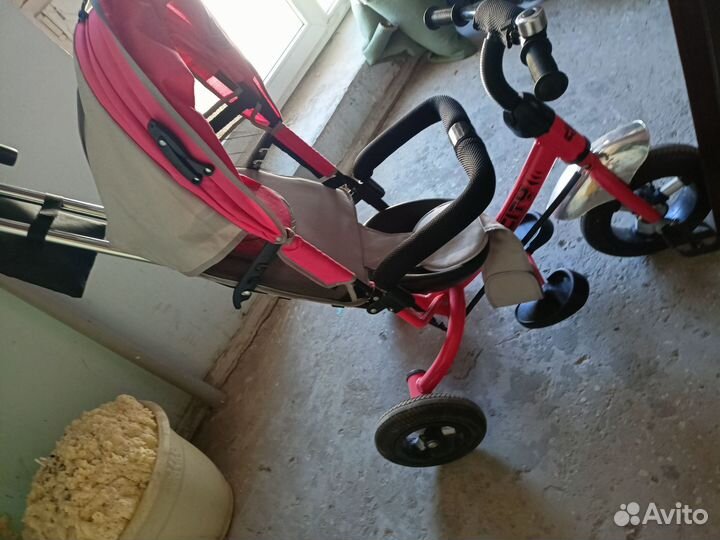 Детский велосипед с ручкой