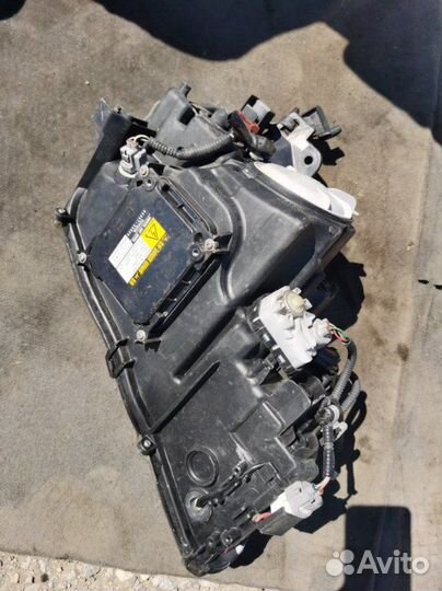 Фара левая Toyota Mark X GRX120