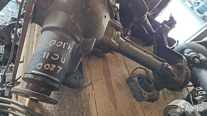 Передний редуктор л200. пер.4.100