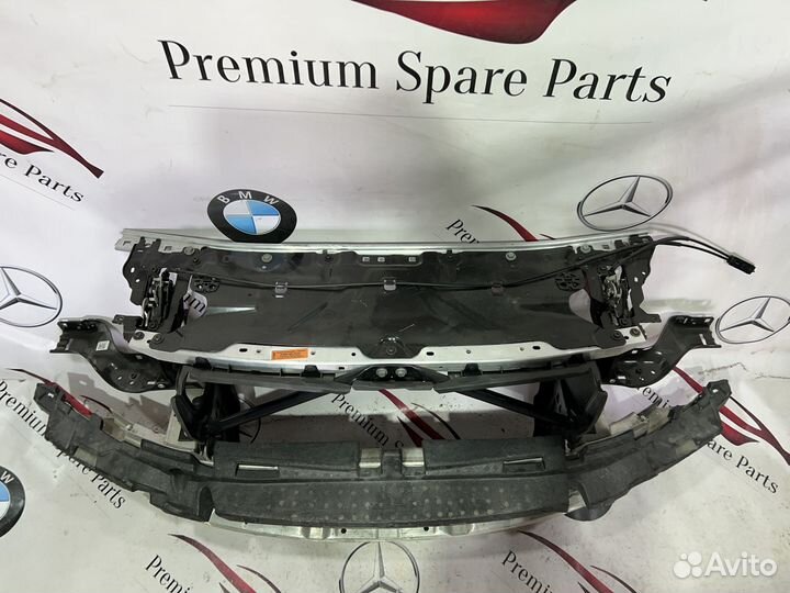 Панель радиаторов (Телевизор) BMW 5-er G30 М пакет