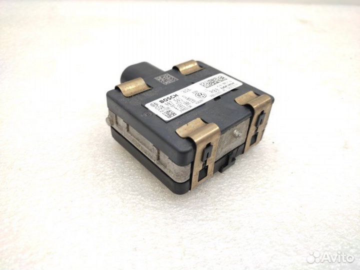 Радар адаптивного круиз-контроля передний