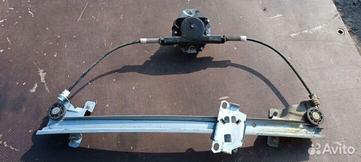 Стеклоподъемник передний механический Дэу Нексия