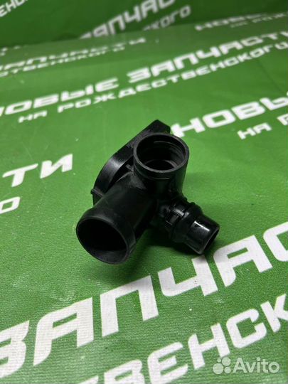 Фланец системы охлаждения Audi A4 2000