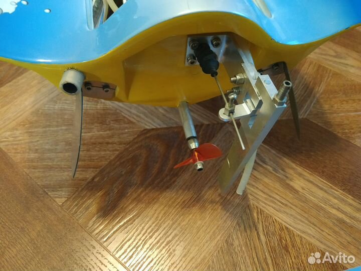 Радиоуправляемое судно Pilotage Bat Power 1050GP