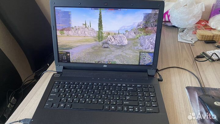 Игровой ноутбук core i7/8гигов/SSD256gb