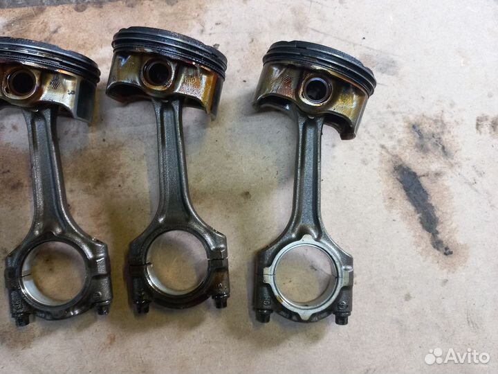 Opel astra h шатун с поршнем 1,8 Zher