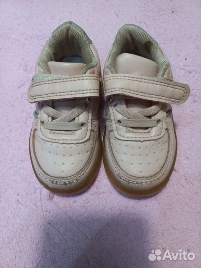 Кроссовки для девочки