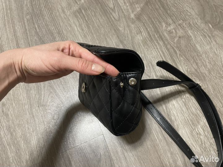 Поясная сумка Guess