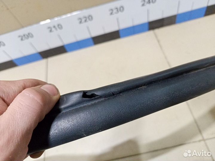 Уплотнитель (внутри) RAV 4 2013