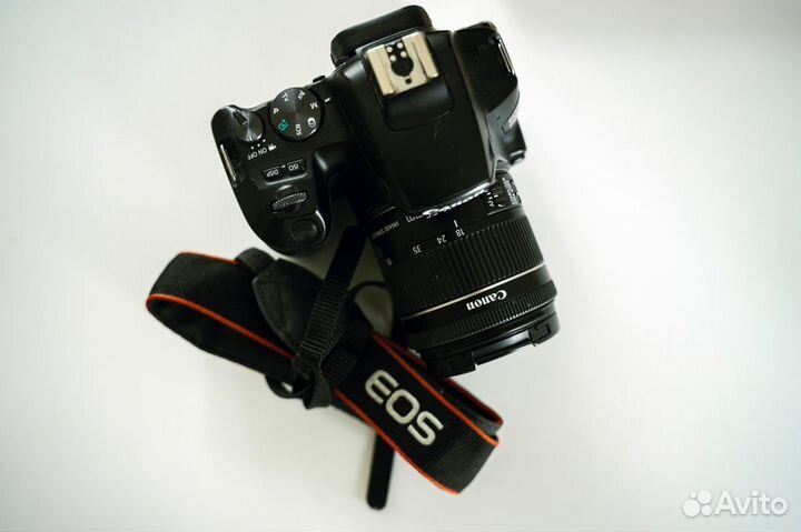 Зеркальный фотоаппарат Canon EOS 250D + Kit 18-55m