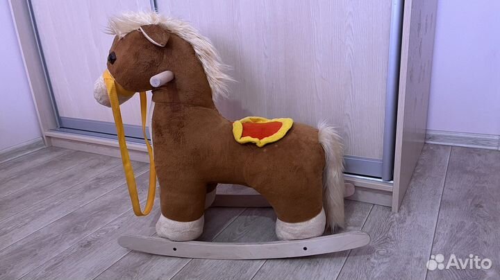 Детская качалка лошадь