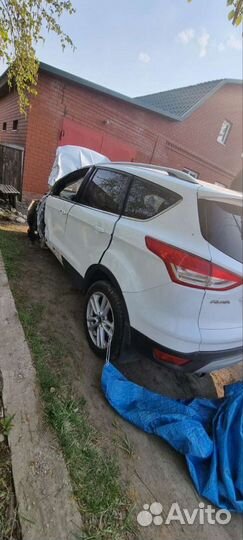 Ford Kuga 2.0 AMT, 2014, битый, 180 000 км