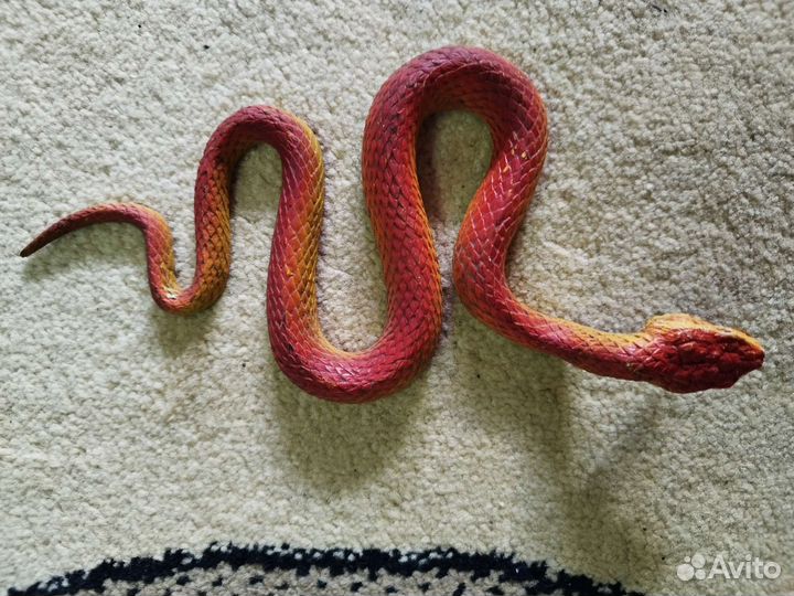Игрушка змея