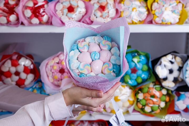 Сладкий свежий букет из суфле и мармелада, набор