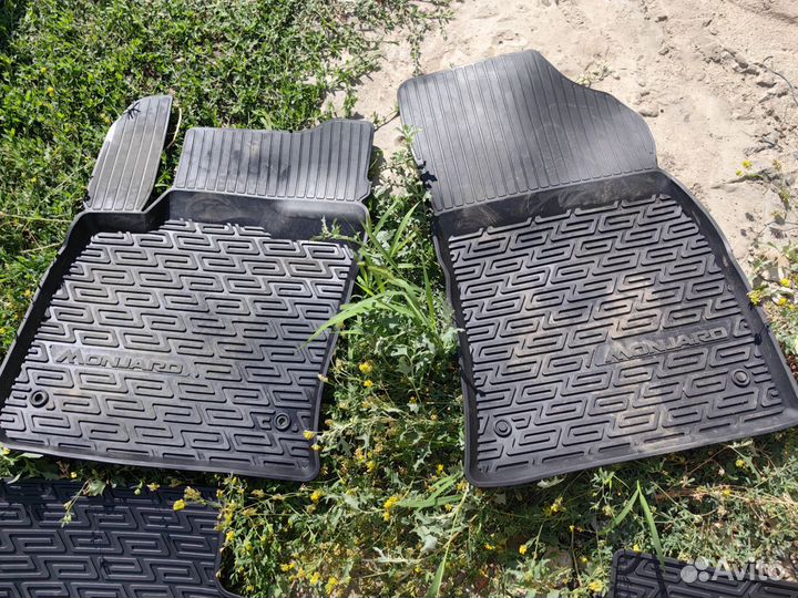 Коврики в салон Geely Monjaro с дилерской машины