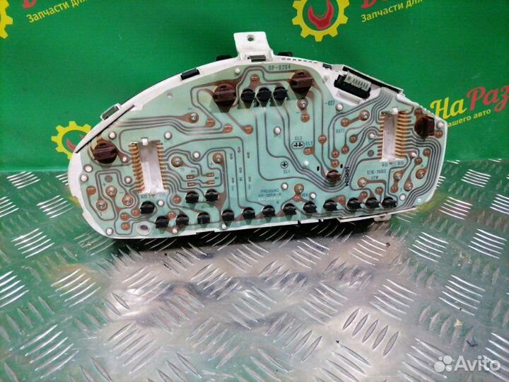 Щиток панель приборов Mitsubishi Carisma седан 1.6