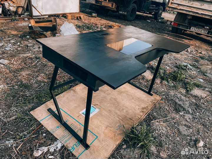 Игровой компьютерный стол (пк в столе)