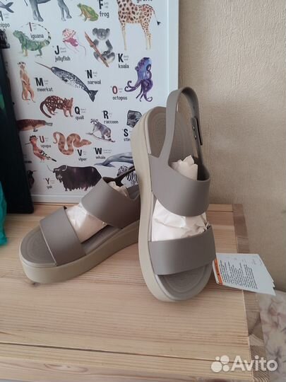 Босоножки crocs brooklyn w9