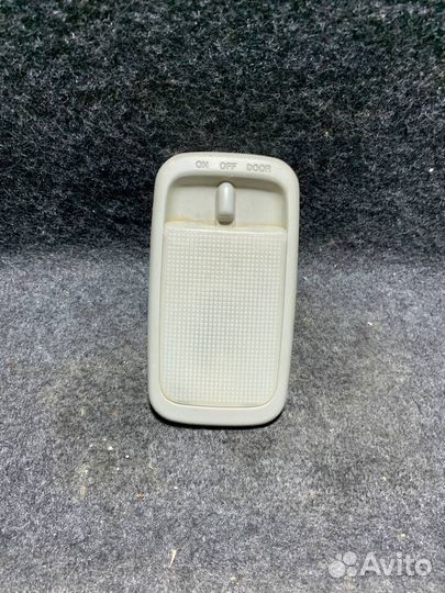 Плафон салонный Toyota Hi-Lux 7