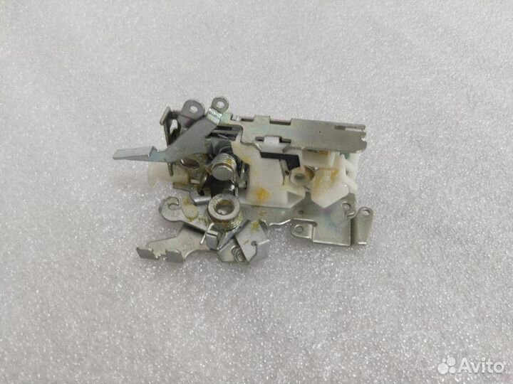 Замок двери передний левый Mercedes-Benz Sprinter