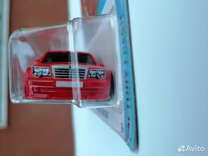 Hot Wheels Mercedes-Benz 500 E