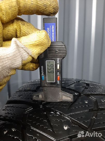 Dunlop Ice Touch 215/65 R16 98T