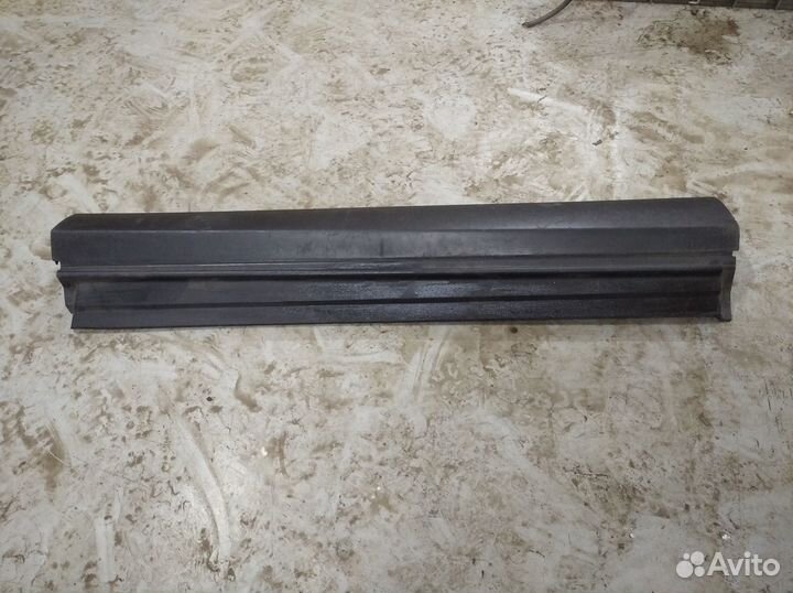 Накладка передней двери Toyota RAV4 2015-2019