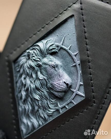 Обложка для паспорта со львом. Натуральная кожа