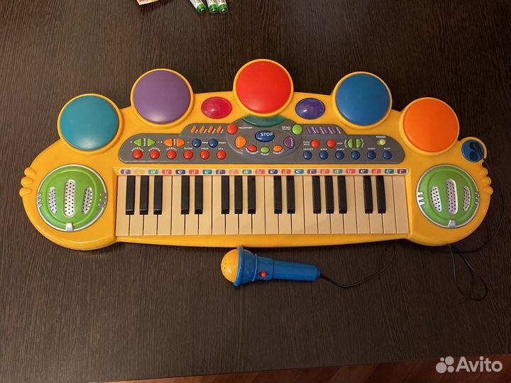 Детский синтезатор с микрофоном
