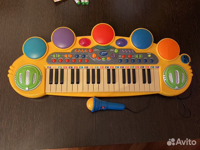 Детский синтезатор с микрофоном