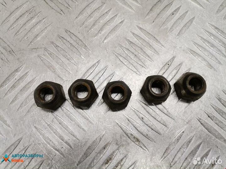 Болт колесный Toyota Sienna 2 рест. 2007