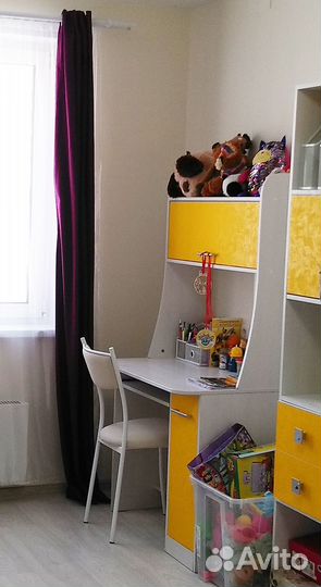 Детский письменный стол