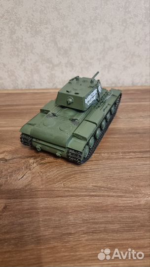 Танк Кв-1 готовая модель 1/35
