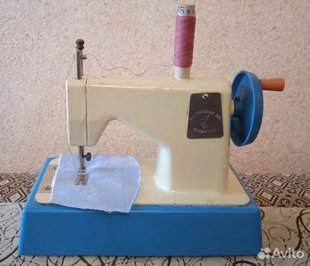 Детская швейная машинка