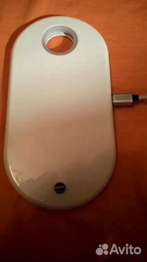 Настольное зарядное устройство