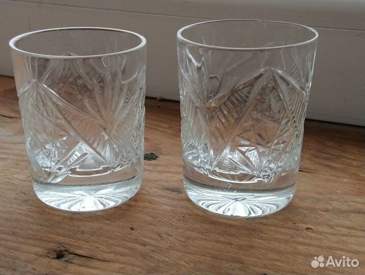 Хрустальные стопки и бокалы