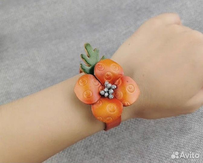 Браслет на руку