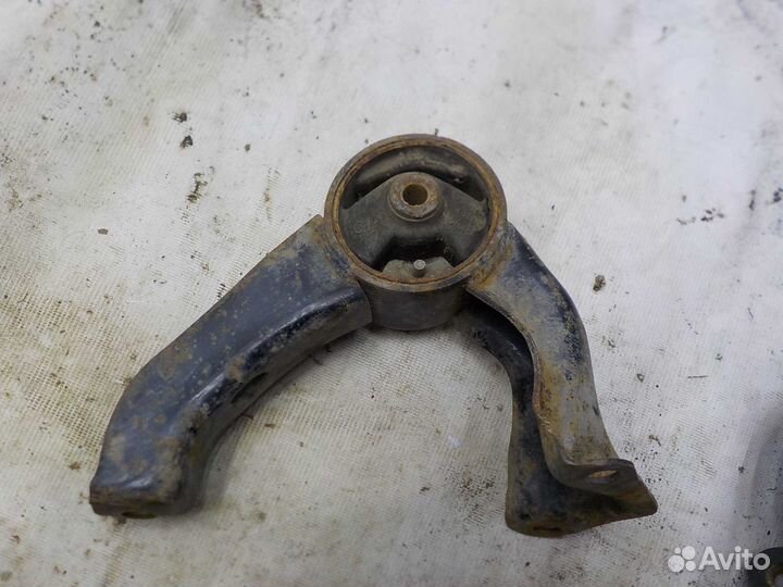 Опора кпп mitsubishi lancer 10