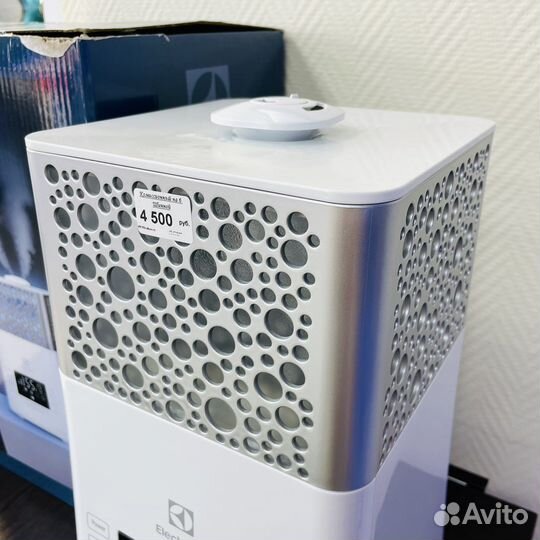 Увлажнитель воздуха Electrolux EHU-3715D(6-ка)
