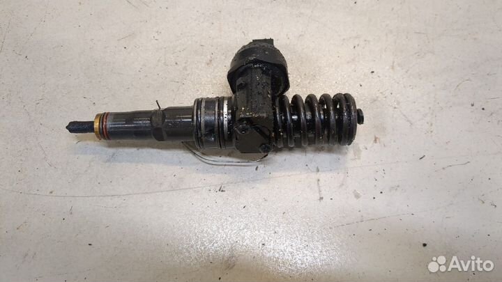 Форсунка топливная Volkswagen Touareg, 2004