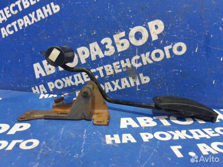 Педаль газа Mazda 3 Bk седан 2006